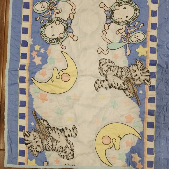 Vintage 80s Nursery Rhyme‎ Quilt Blanket Baby 44 X 58 Hey Diddle Diddle Cat - Picture 5 of 6